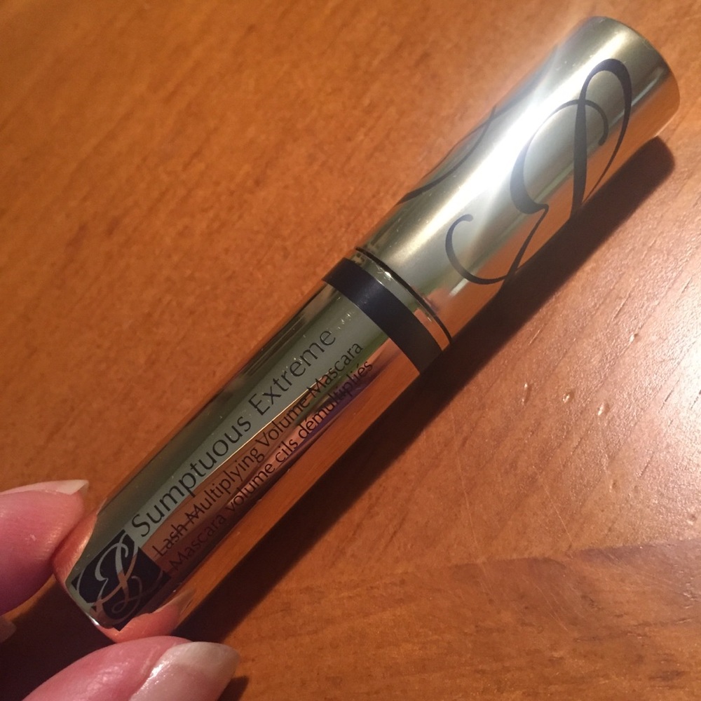 Estée Lauder Sumptuous Extreme Lash Mascara - Picture 2 of 11